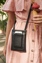 Lade das Bild in den Galerie-Viewer, Facecayz Model 1 - Maskentasche, Maskenaufbewahrung, Maskenschutz, Mundschutz